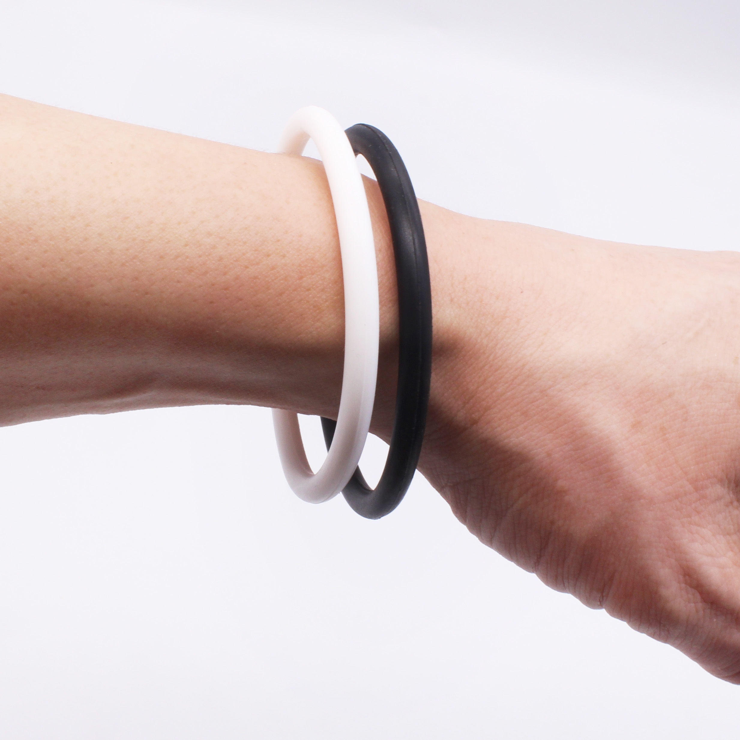 2pcs Large Round Silicone Bangle Set, Versatile